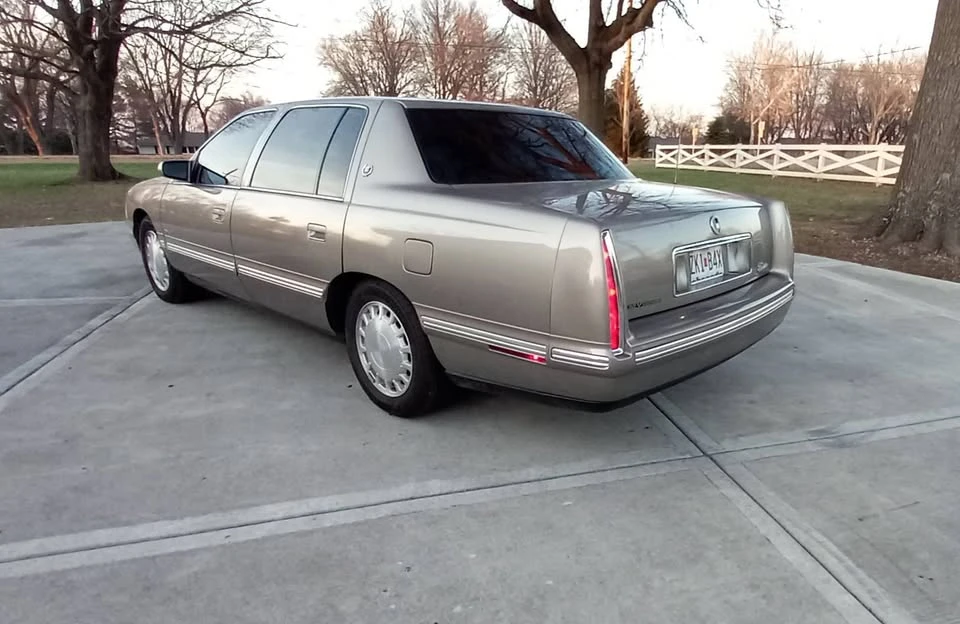 1999 Cadillac DeVille 7th Gen - Image 5 of 20