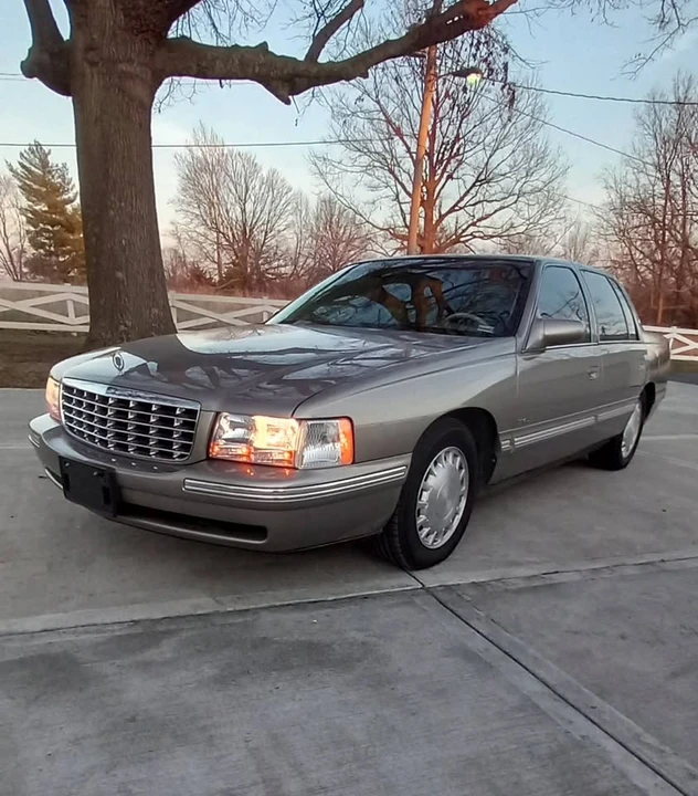 1999 Cadillac DeVille 7th Gen - Image 3 of 20