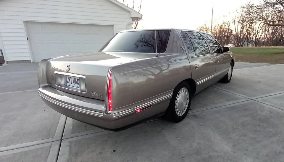 1999 Cadillac DeVille 7th Gen - Image 4 of 20
