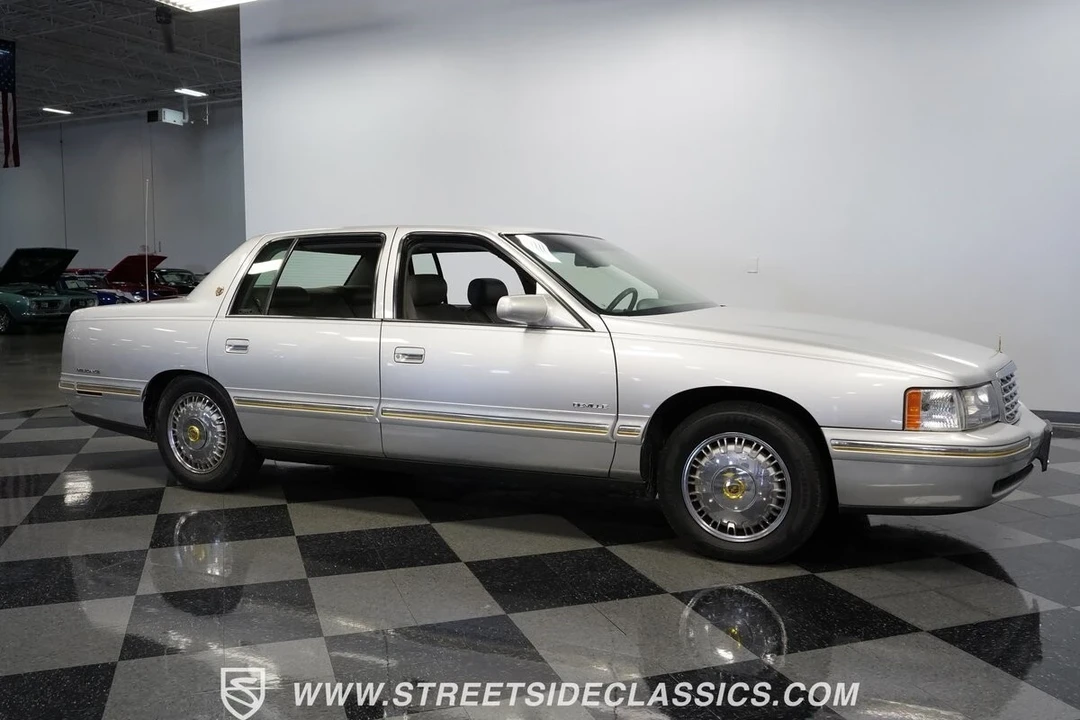 1999 Cadillac DeVille 7th Gen - Image 16 of 21