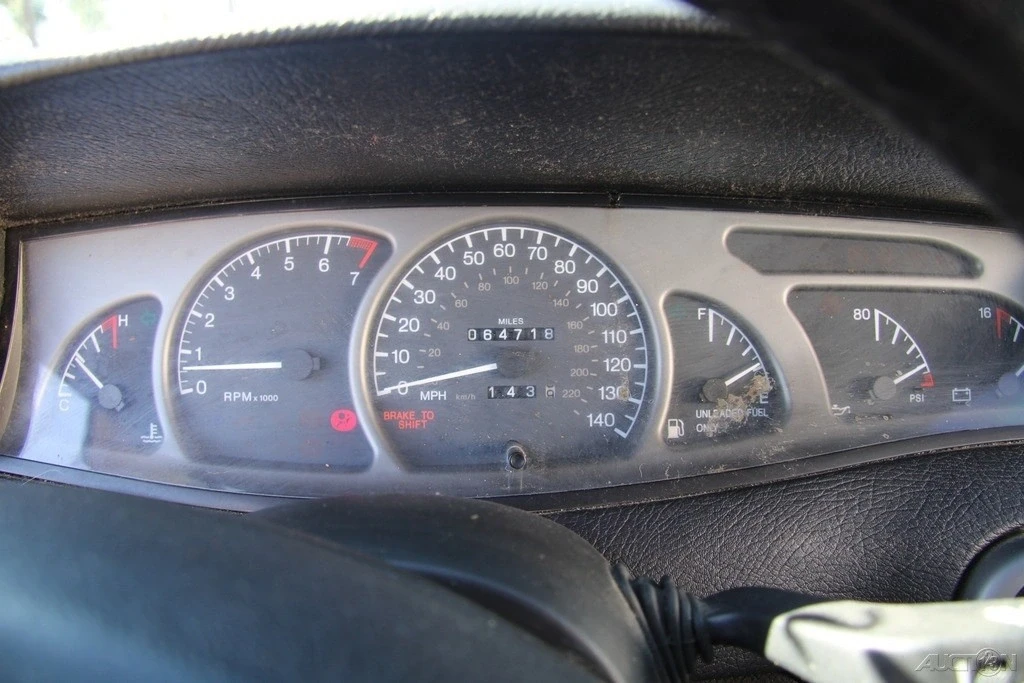 1999 Cadillac Catera - Image 15 of 21