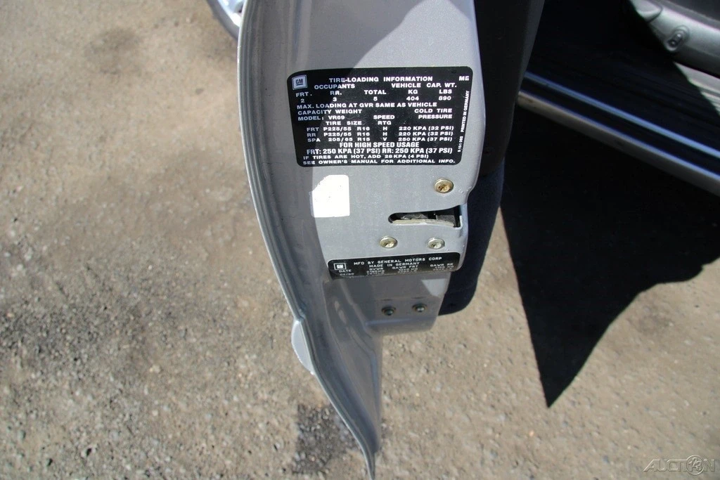 1999 Cadillac Catera - Image 11 of 21