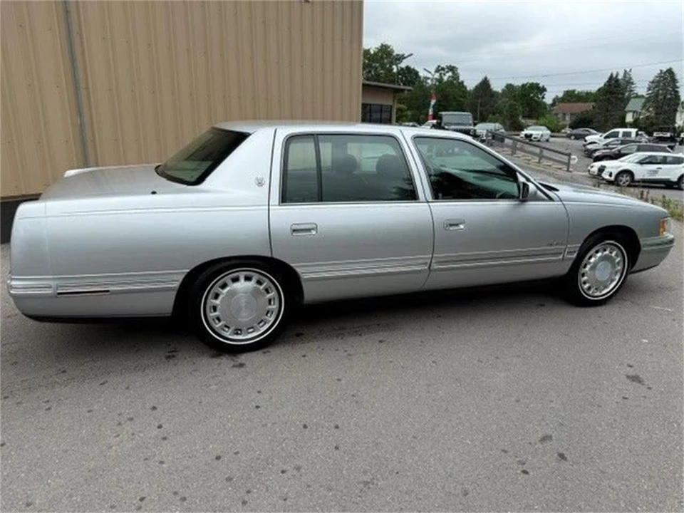 1999 Cadillac DeVille 7th Gen - Image 3 of 20