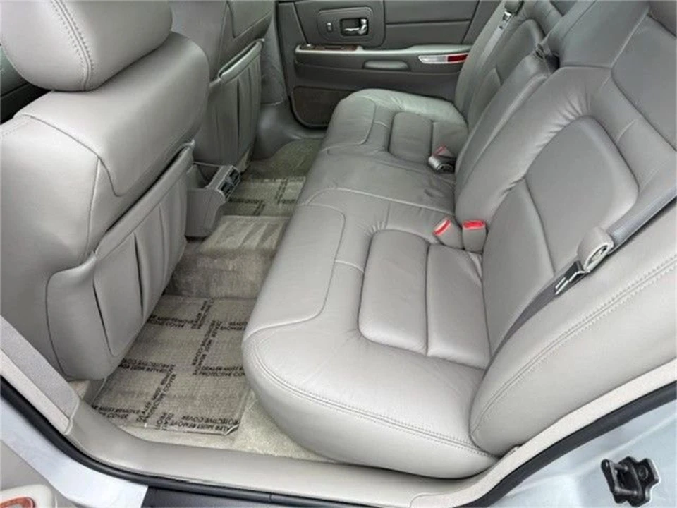 1999 Cadillac DeVille 7th Gen - Image 13 of 20