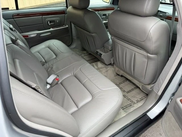 1999 Cadillac DeVille 7th Gen - Image 11 of 21