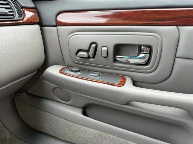 1999 Cadillac DeVille 7th Gen - Image 18 of 21