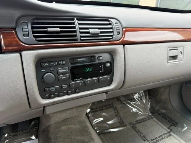 1999 Cadillac DeVille 7th Gen - Image 8 of 21