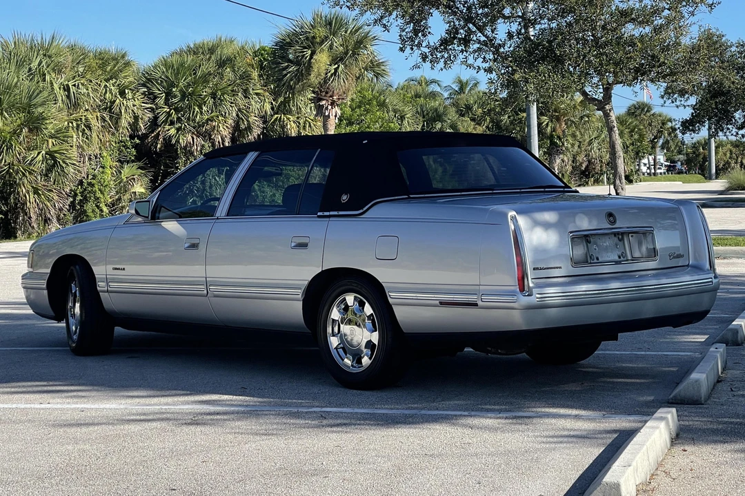 1999 Cadillac DeVille 7th Gen - Image 4 of 5