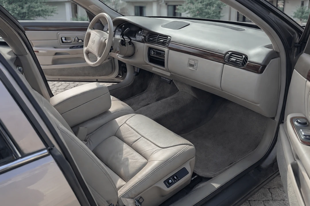 1999 Cadillac DeVille 7th Gen - Image 19 of 31