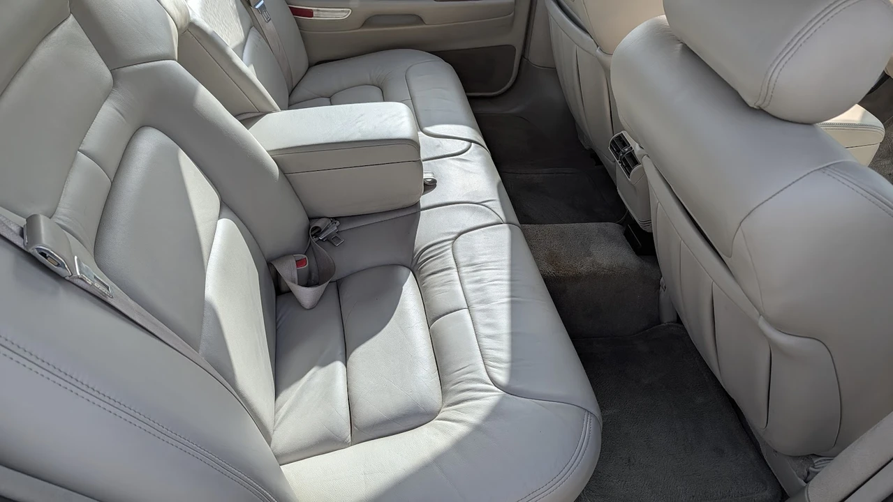 1999 Cadillac DeVille 7th Gen - Image 28 of 31