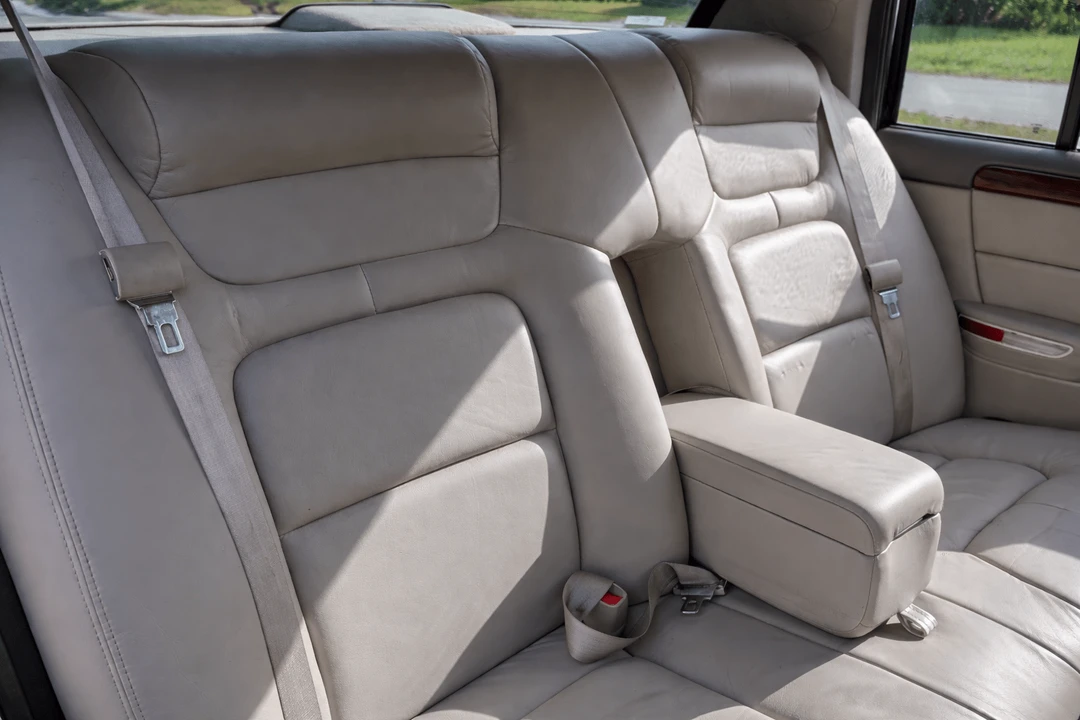 1999 Cadillac DeVille 7th Gen - Image 29 of 31