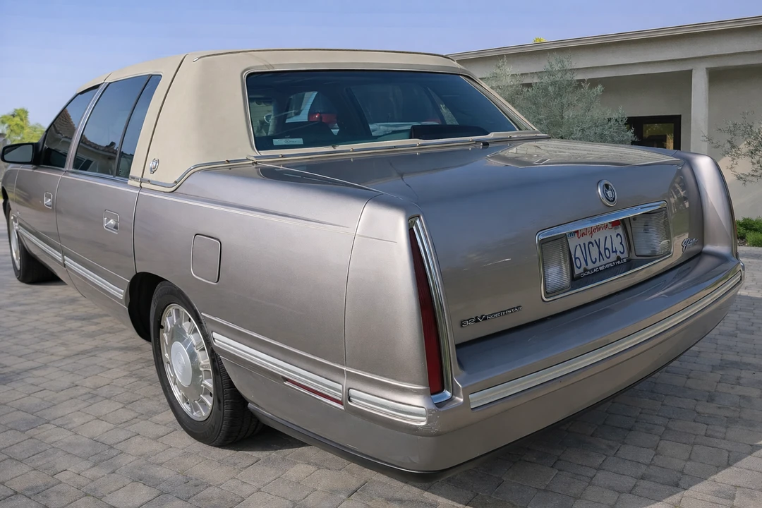 1999 Cadillac DeVille 7th Gen - Image 11 of 31