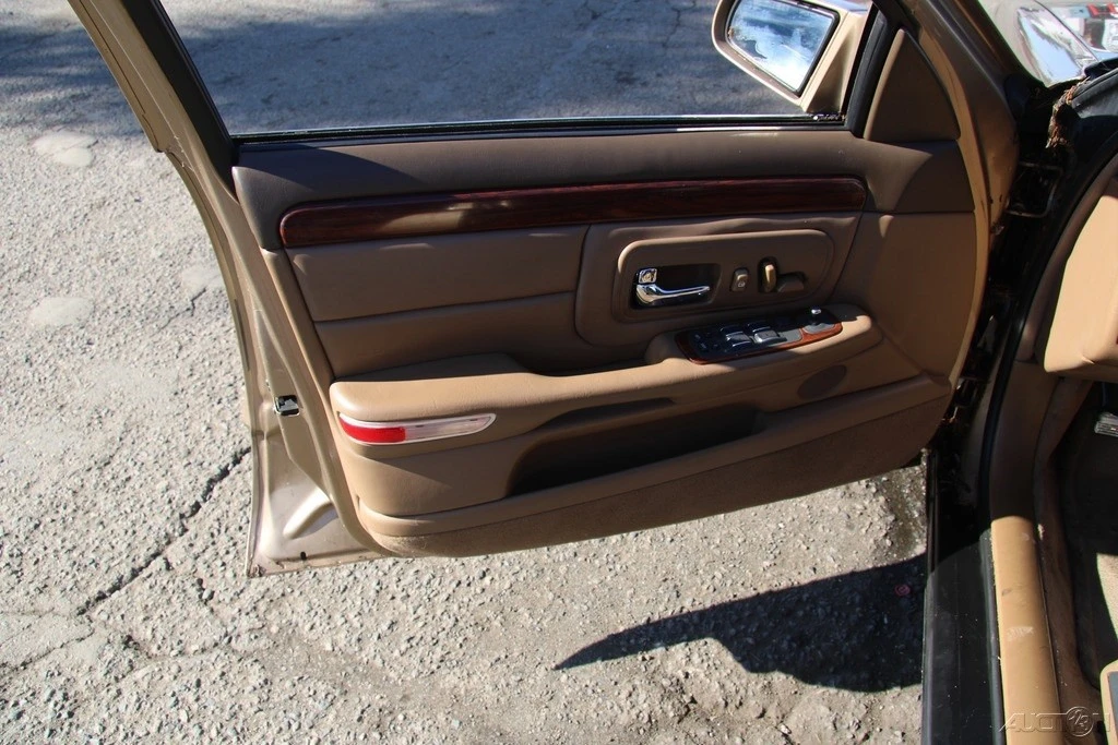 1999 Cadillac DeVille 8th Gen - Image 11 of 21