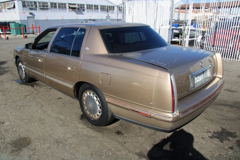 1999 Cadillac DeVille 8th Gen - Image 4 of 21