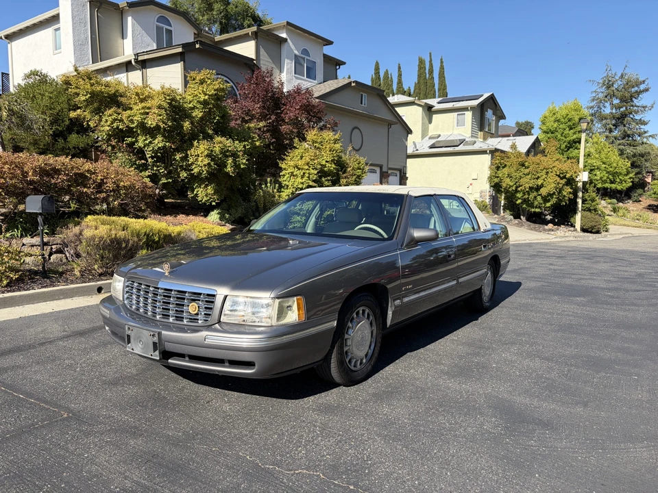 1999 Cadillac DeVille 7th Gen - Image 4 of 31