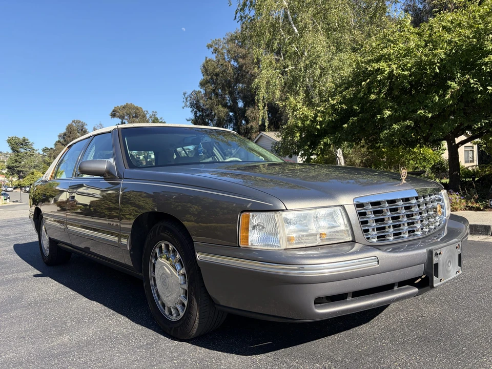 1999 Cadillac DeVille 7th Gen - Image 27 of 31