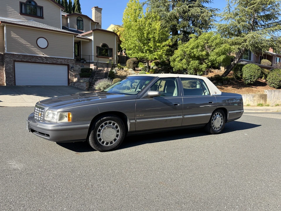1999 Cadillac DeVille 7th Gen - Image 3 of 31
