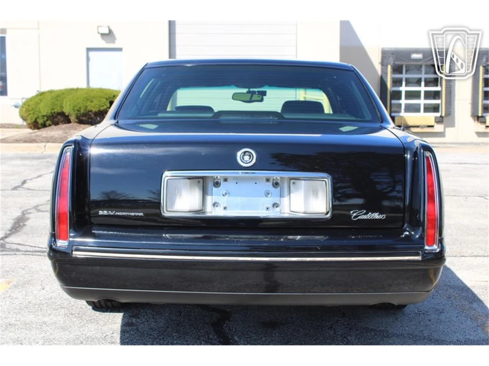 1999 Cadillac DeVille 7th Gen - Image 11 of 31