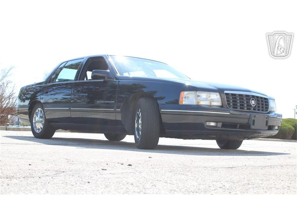 1999 Cadillac DeVille 7th Gen - Image 21 of 31
