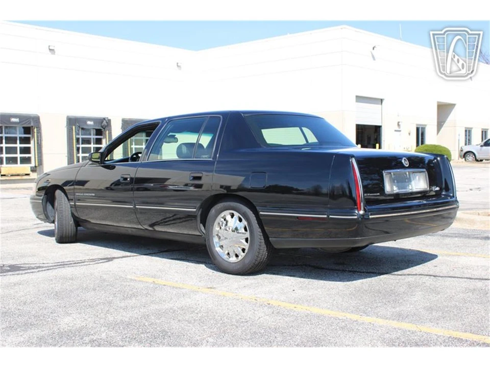 1999 Cadillac DeVille 7th Gen - Image 8 of 31