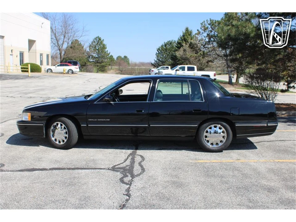 1999 Cadillac DeVille 7th Gen - Image 4 of 31