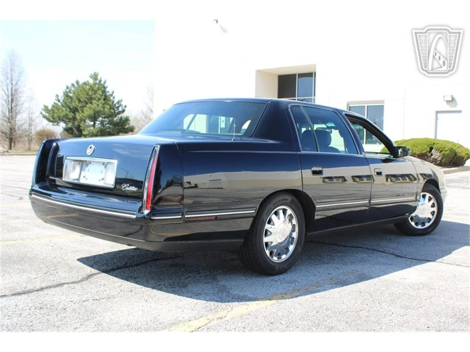 1999 Cadillac DeVille 7th Gen - Image 14 of 31
