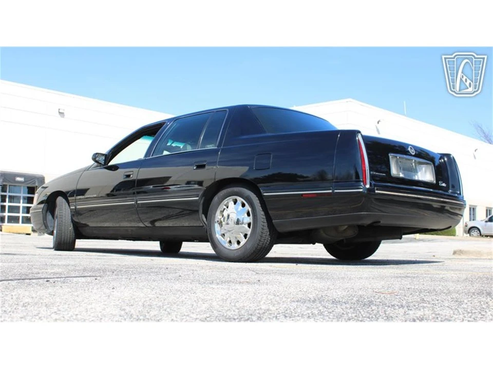 1999 Cadillac DeVille 7th Gen - Image 9 of 31