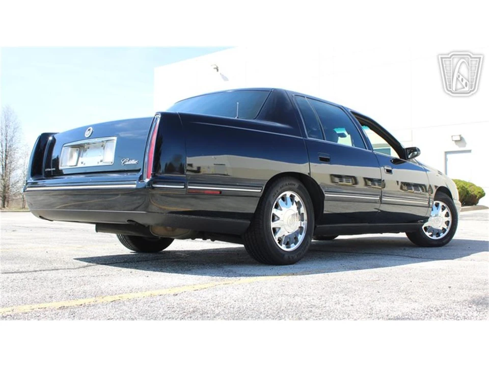 1999 Cadillac DeVille 7th Gen - Image 15 of 31