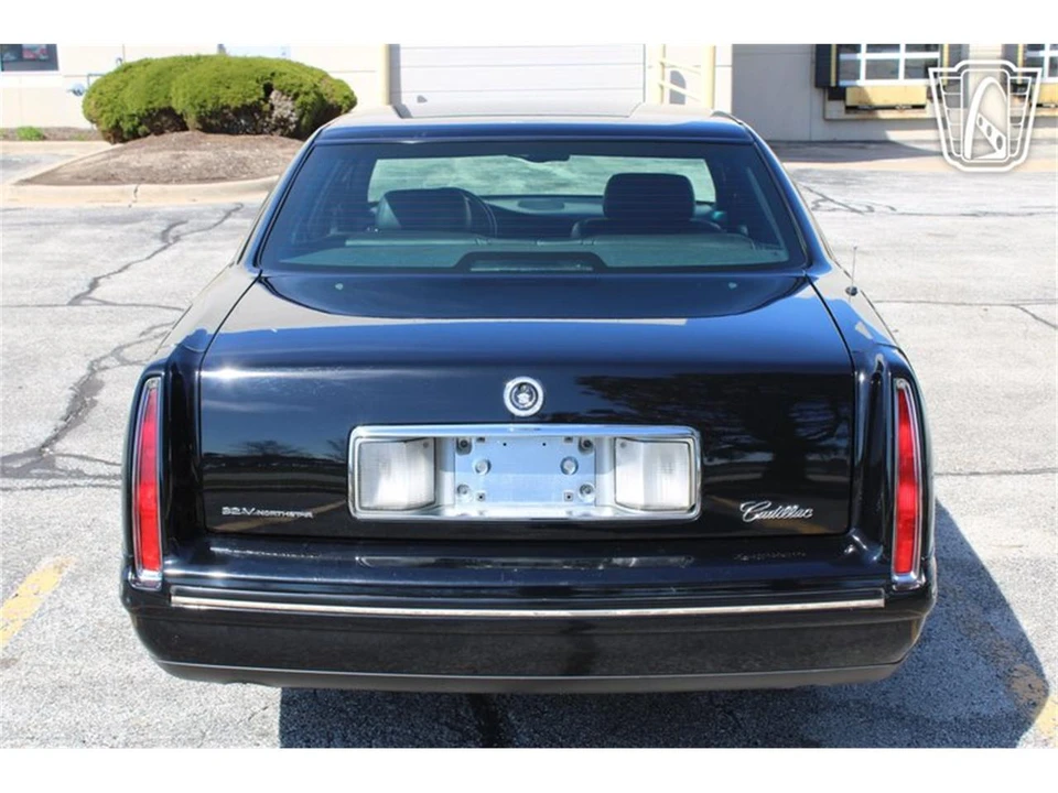 1999 Cadillac DeVille 7th Gen - Image 10 of 31