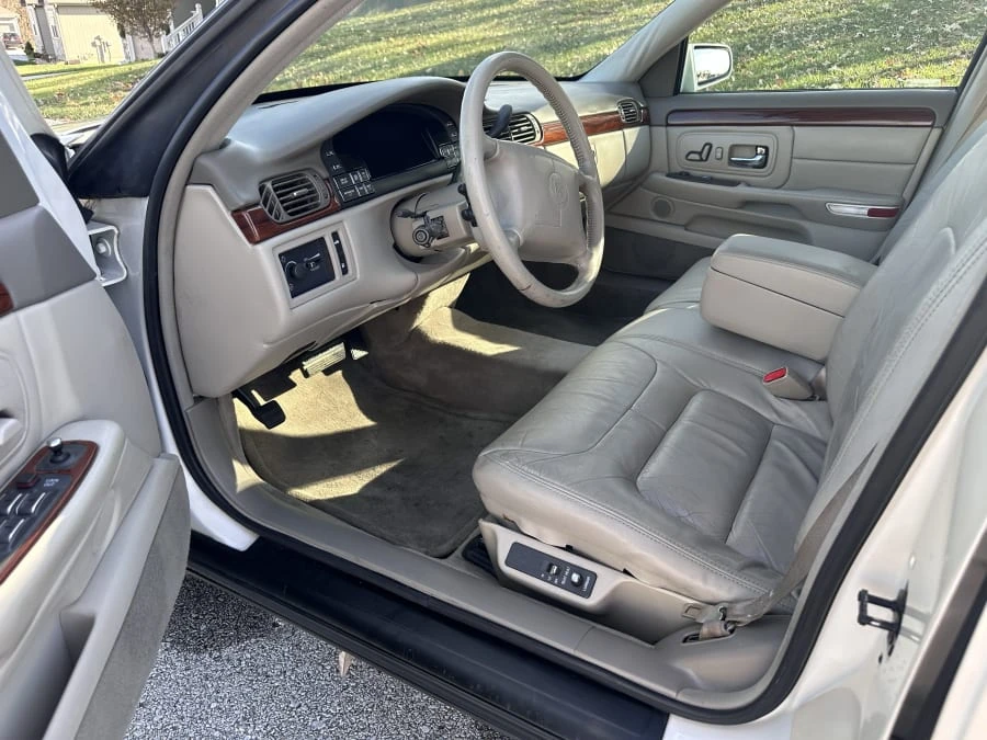 1999 Cadillac DeVille 7th Gen - Image 18 of 22