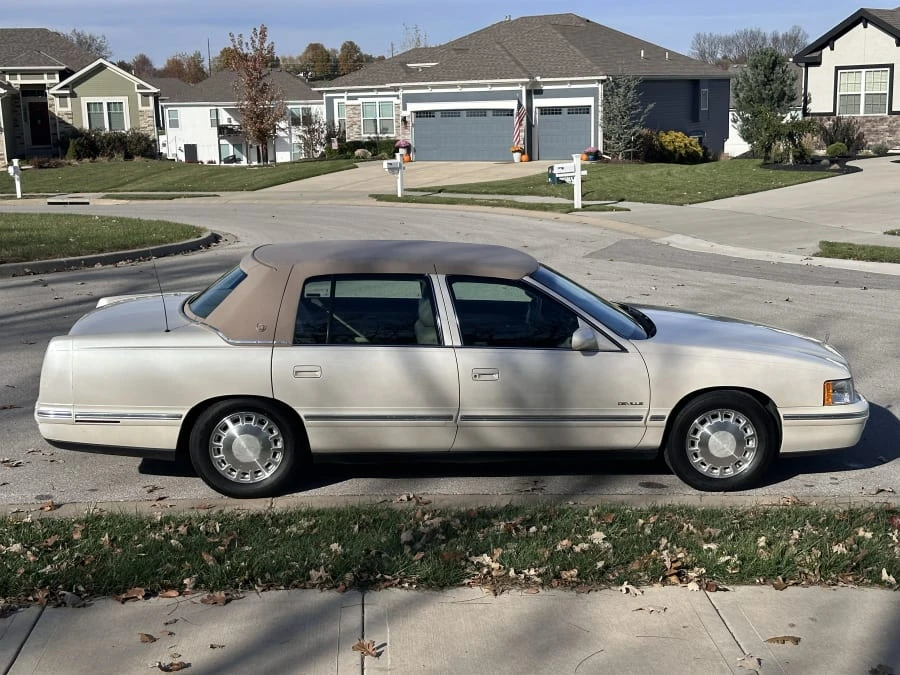 1999 Cadillac DeVille 7th Gen - Image 5 of 22