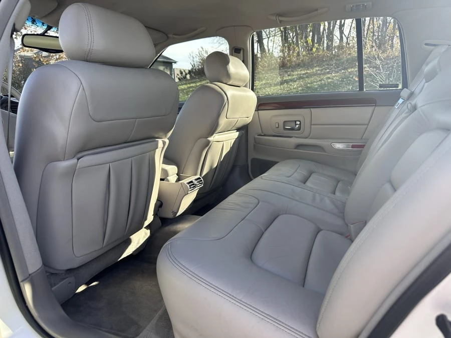 1999 Cadillac DeVille 7th Gen - Image 16 of 22