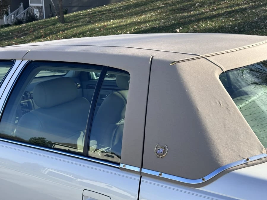 1999 Cadillac DeVille 7th Gen - Image 13 of 22