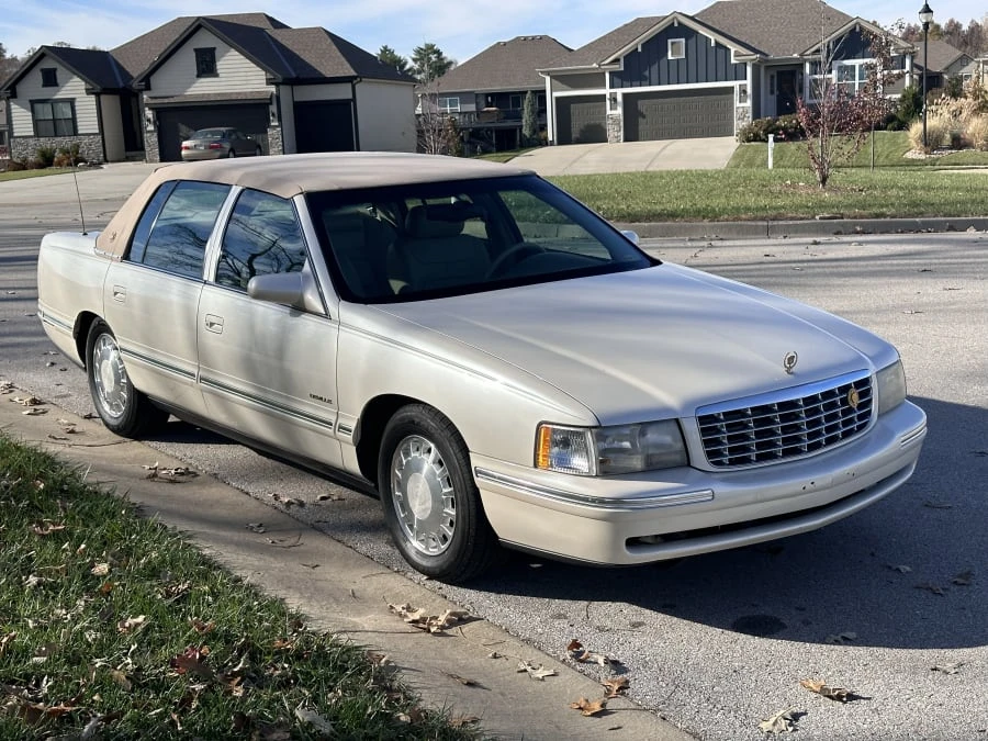 1999 Cadillac DeVille 7th Gen - Image 11 of 22