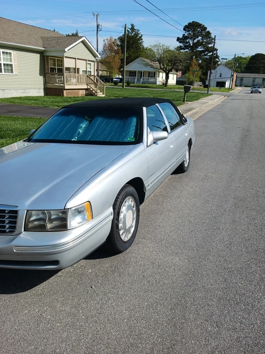 1999 Cadillac DeVille 7th Gen - Image 3 of 7
