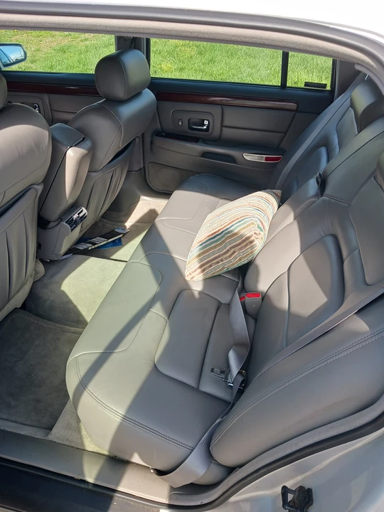 1999 Cadillac DeVille 7th Gen - Image 6 of 7