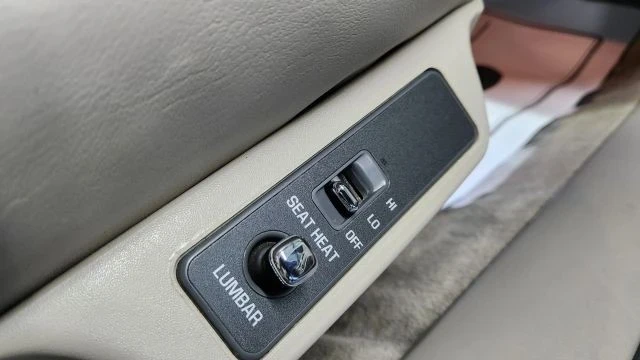 1999 Cadillac DeVille 7th Gen - Image 16 of 21