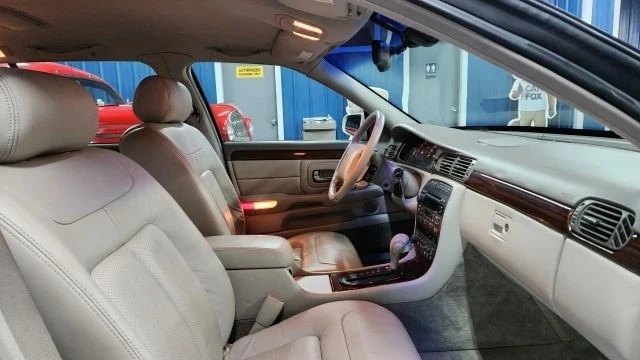 1999 Cadillac DeVille 7th Gen - Image 14 of 21