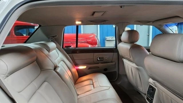 1999 Cadillac DeVille 7th Gen - Image 18 of 21
