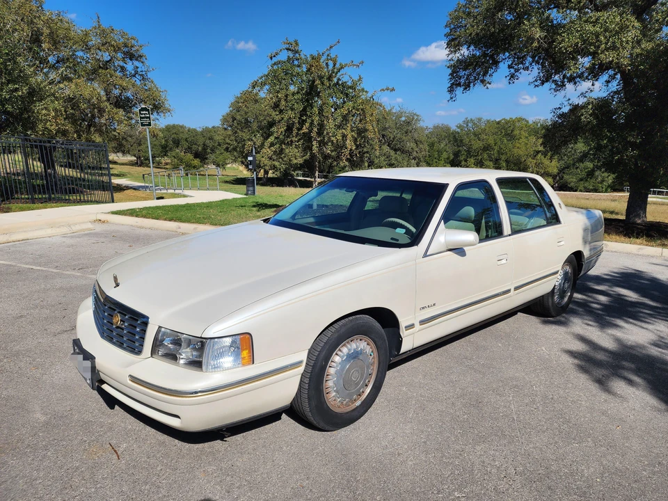 1999 Cadillac DeVille 7th Gen - Image 8 of 31