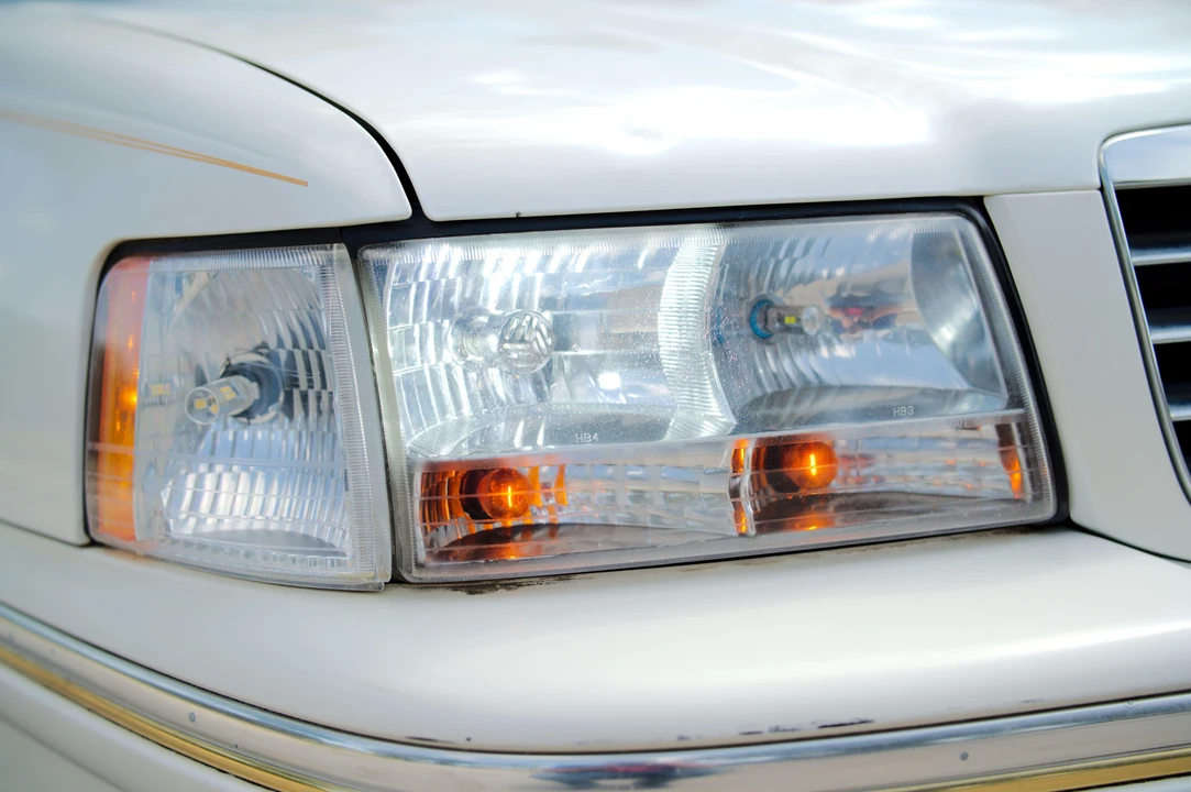 1999 Cadillac DeVille 7th Gen - Image 19 of 31