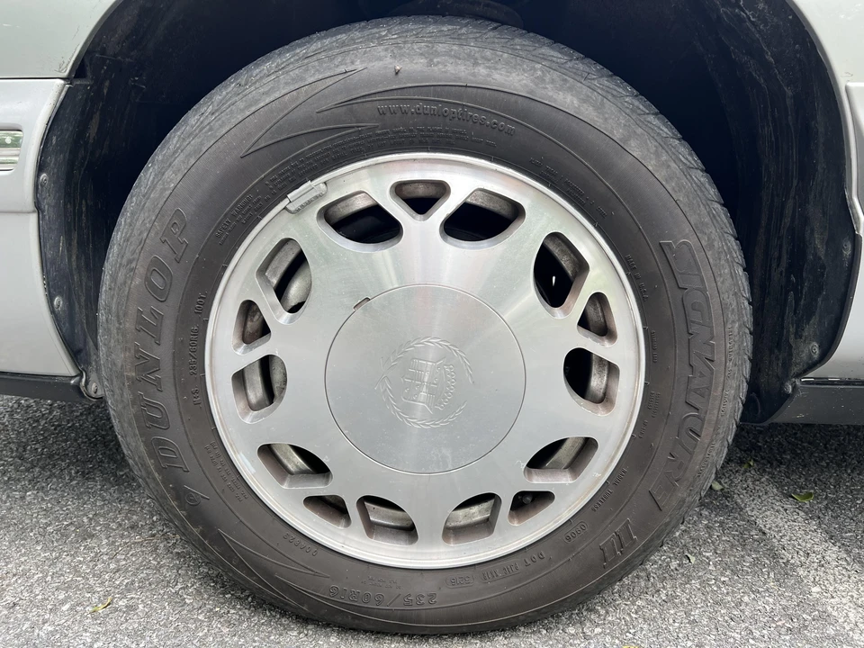 1999 Cadillac DeVille 7th Gen - Image 11 of 20