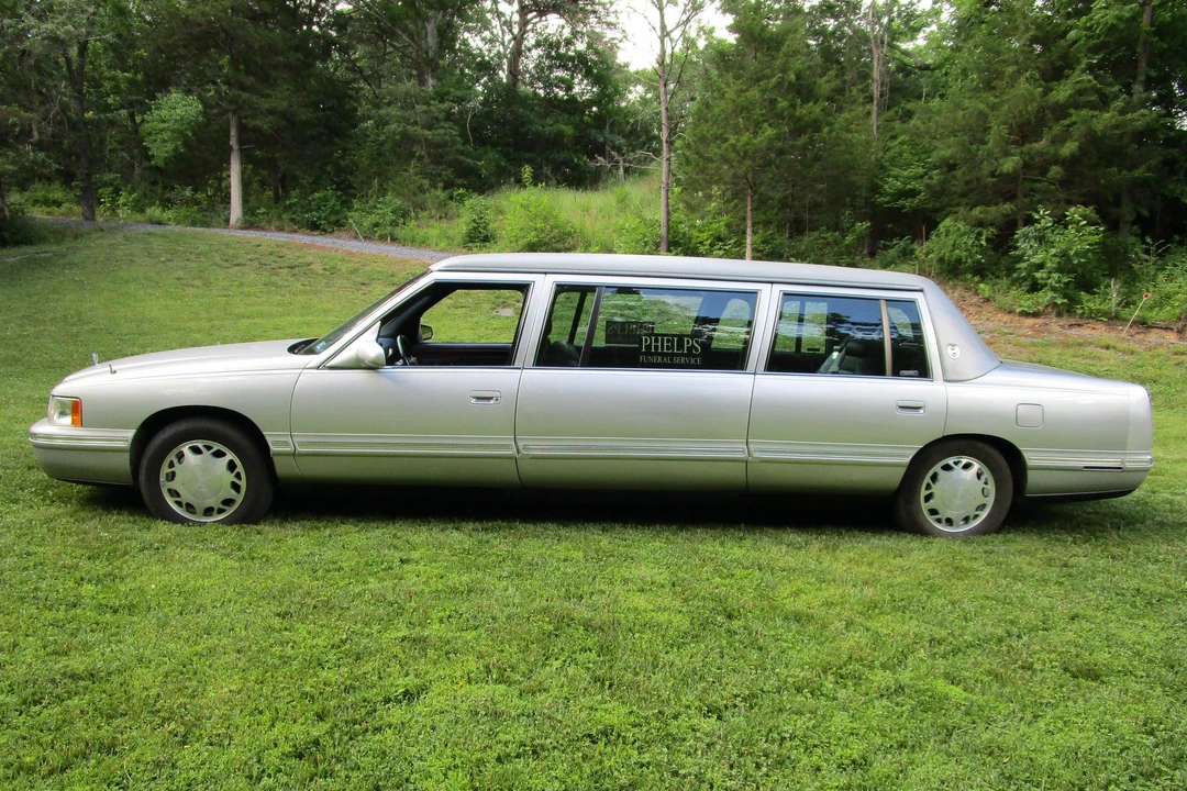 1999 Cadillac DeVille 7th Gen - Image 3 of 20