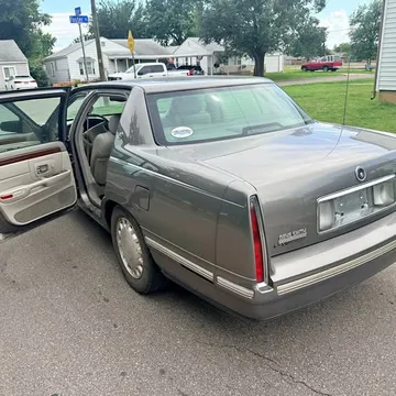 1999 Cadillac DeVille Sedan 4D