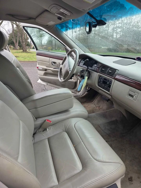 1999 Cadillac DeVille 7th Gen - Image 8 of 10