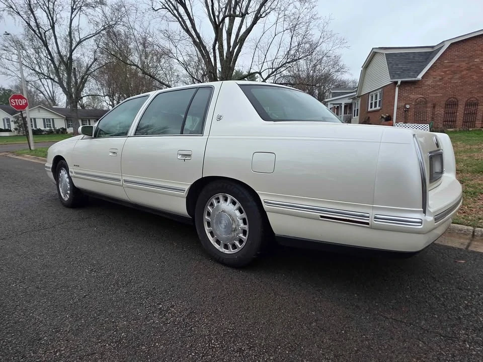 1999 Cadillac DeVille 7th Gen - Image 3 of 10