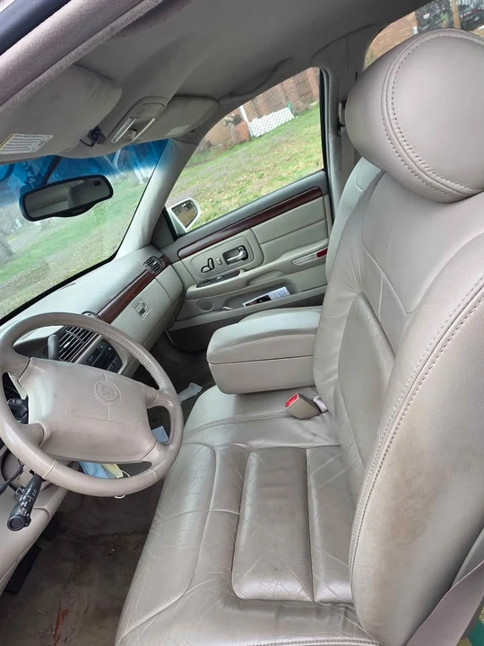 1999 Cadillac DeVille 7th Gen - Image 5 of 10