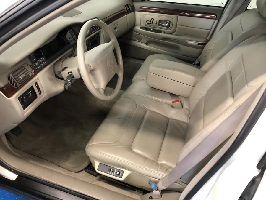 1999 Cadillac DeVille 7th Gen - Image 5 of 6