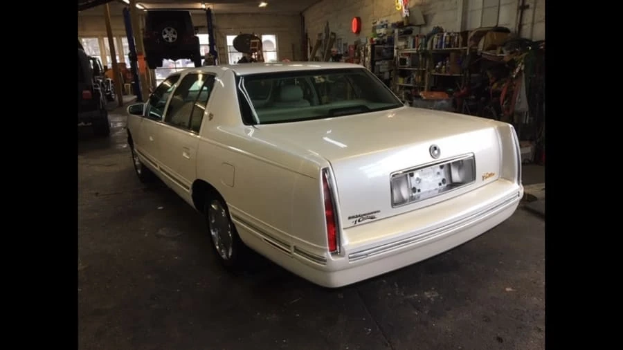 1999 Cadillac DeVille 7th Gen - Image 2 of 3