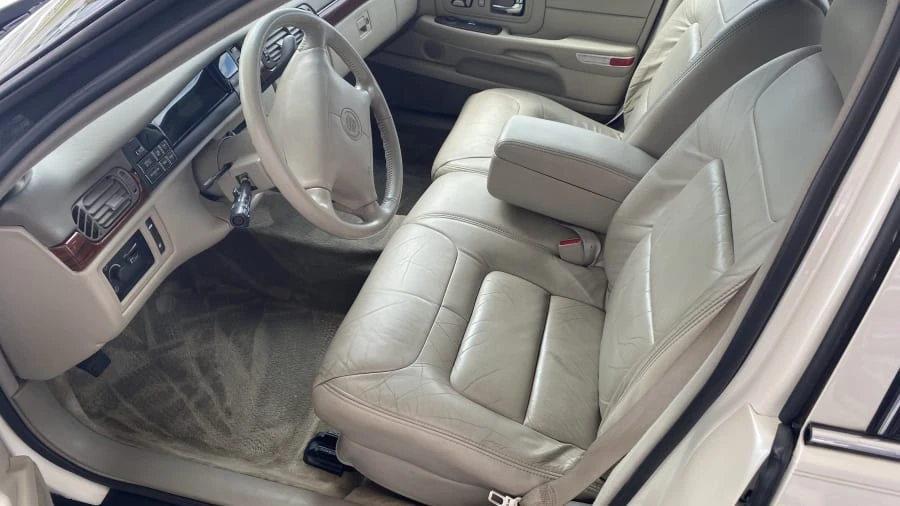 1999 Cadillac DeVille 7th Gen - Image 4 of 11